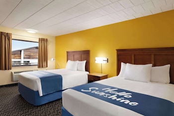 Room, 2 Queen Beds, Smoking