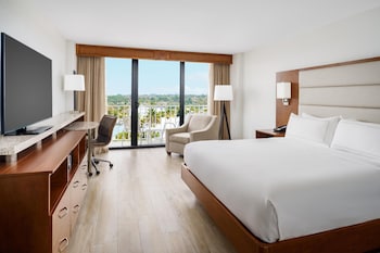 Room, 1 King Bed, Balcony, City View