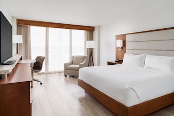 Room, 1 King Bed, Balcony, City View