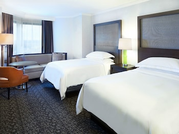 Room, 2 Double Beds, Accessible, Bathtub