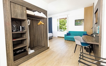 Deluxe Room, 1 Double Bed with Sofa bed, Lagoon View (2 Guests)