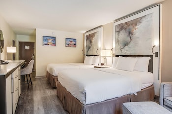 Room, 2 Queen Beds, Mobility Accessible, Non Smoking (Roll-in Shower)