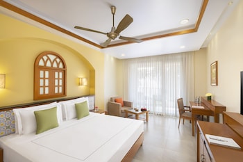 Superior Room, 1 King Bed, Garden View