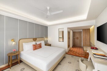 Premium Room, 1 King Bed, Sea View (with Sit-out)