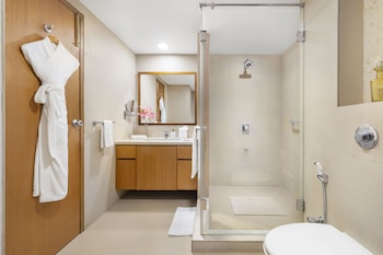Superior Room, 1 King Bed, Garden View