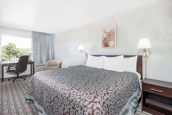 Standard Room, 1 King Bed