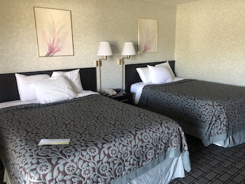 Room, 2 Queen Beds, Non Smoking