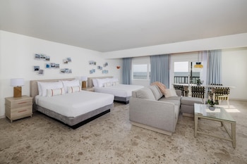 Room, Kitchen, Ocean View (2 Queens & 1 Sofa Bed)