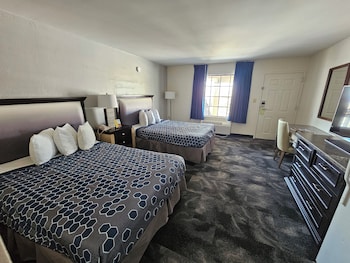 Deluxe Room, 2 Double Beds, Non Smoking