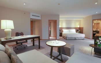 Jinling Tower Elegant Executive Room(King)