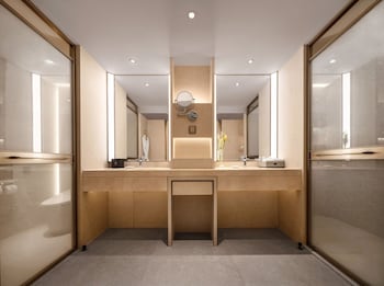 Jinling Tower Elegant Boutique Suite