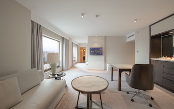 Jinling Tower Luxury Suite