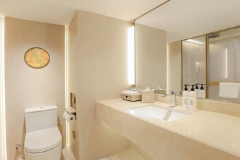 Jinling Tower Harmonious Charm Deluxe Room(Twin)