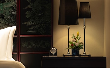 Jinling Tower Deluxe Executive Suite