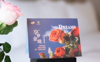 Jinling Tower Classic Deluxe Room(Queen)