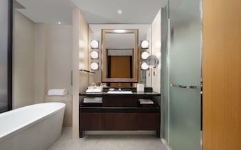 Yatai Tower Deluxe Room