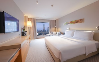 Jinling Tower City View Deluxe Room