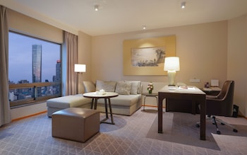 Jinling Tower Elegant Executive Room(King)