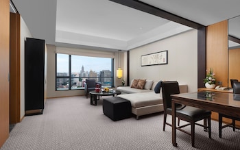 Yatai Tower Deluxe Suite