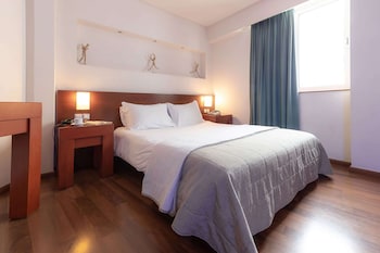 Suite, 1 King Bed, Non Smoking (with Sofabed)
