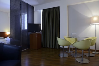 Superior Room, 1 King Bed, Non Smoking