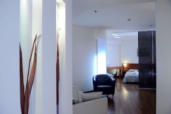 Comfort Room, 1 Queen Bed, Non Smoking, Refrigerator