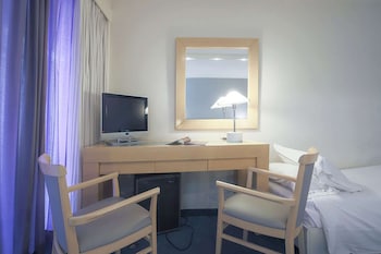 Family Room, 3 Twin Beds, Non Smoking (with Sofabed)