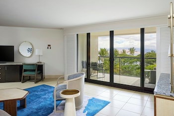 Junior Suite, 1 King Bed, Balcony, Garden View