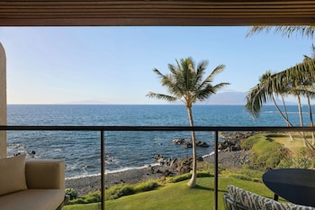 Room, 2 Queen Beds, Balcony, Oceanfront (Oceanfront)