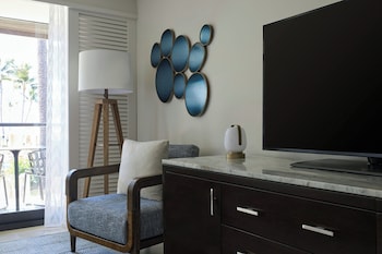 Room, 2 Queen Beds, Balcony, Oceanfront (Oceanfront)