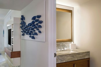Suite, 1 Bedroom, Balcony, Oceanfront