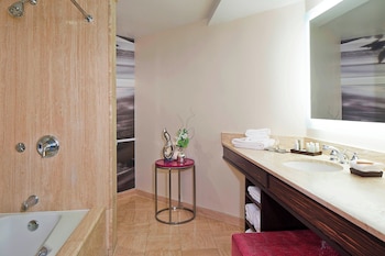 Executive Room, 1 King Bed, Park View