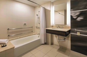 Club Room, 1 King Bed
