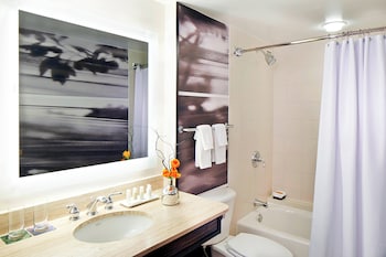 Club Room, 1 King Bed