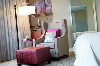 Club Room, 1 King Bed