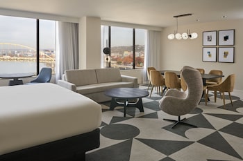 Suite, 1 King Bed with Sofa bed, River View
