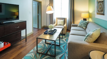 Suite, 1 Bedroom (Dining Area)