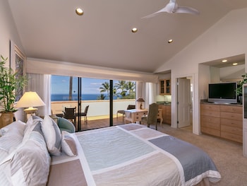 Condo, 3 Bedrooms, Oceanfront (A203)