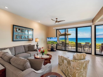 Condo, 2 Bedrooms, Oceanfront (F111)
