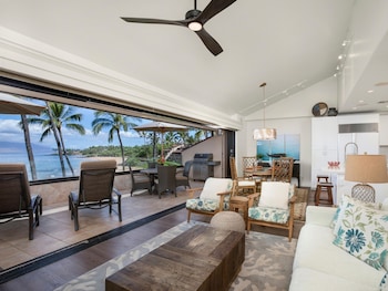 Condo, 2 Bedrooms, Oceanfront (E302)