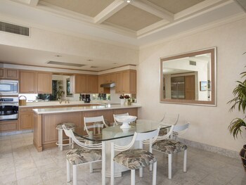 Condo, 2 Bedrooms, Oceanfront (C105)