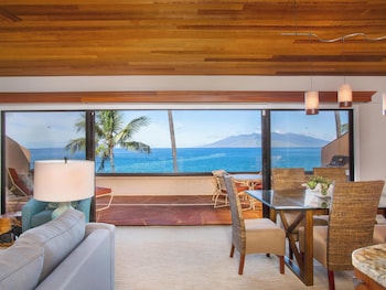 Condo, 2 Bedrooms, Oceanfront (F304)