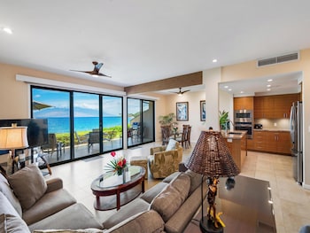 Condo, 2 Bedrooms, Oceanfront (F111)