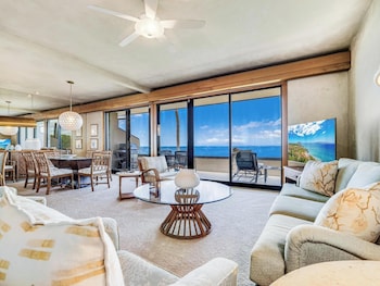 Condo, 2 Bedrooms, Oceanfront (F206)