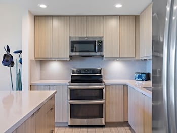 Condo, 2 Bedrooms, Oceanfront (E105)