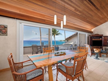 Condo, 2 Bedrooms, Oceanfront (F305)