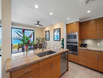 Condo, 2 Bedrooms, Oceanfront (F111)