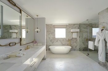 Prince Suite with Garden View