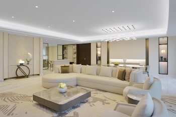 Prince Suite with Garden View