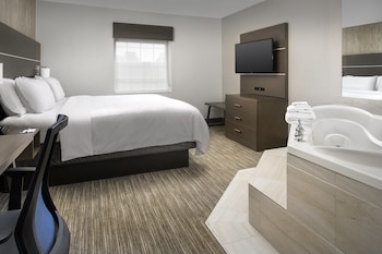 Room, 1 King Bed, Non Smoking (Whirlpool)